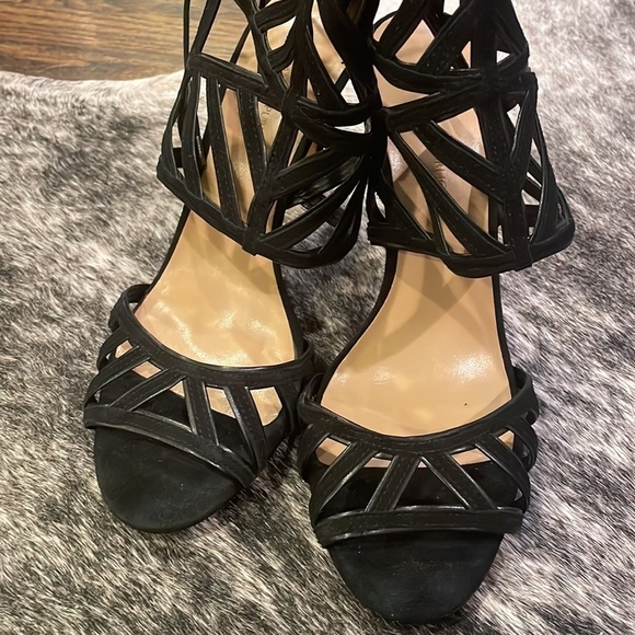 Banana Republic Bev Cutout Black Heel Sandals - Picture 6 of 9